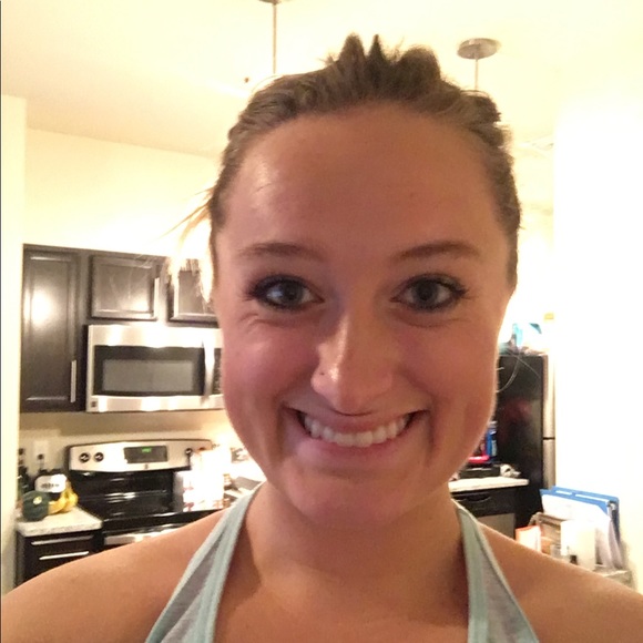 Meet your Posher, Hannah - Picture 1 of 1